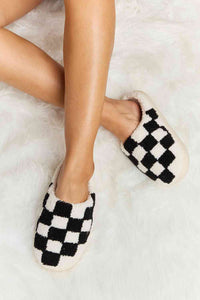 Checkered Print Slippers