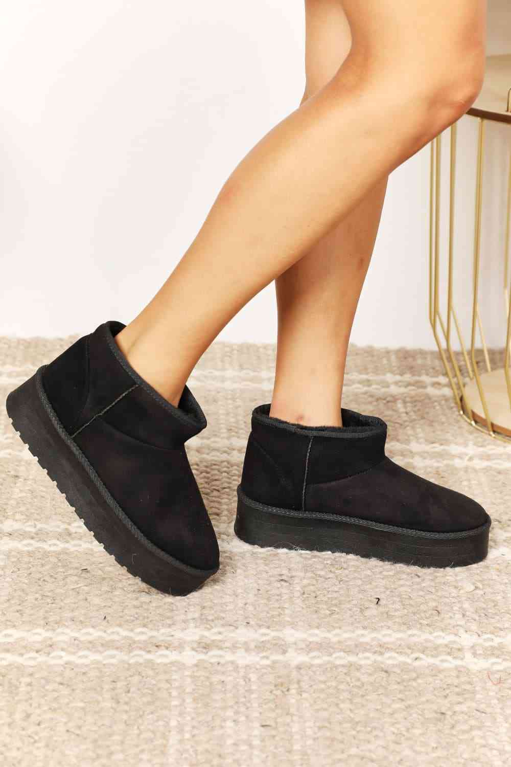 Women's Fleece Mini Boots